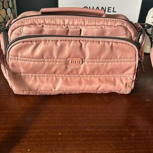 Lug Crossbody Dark Pink Bag 🩷